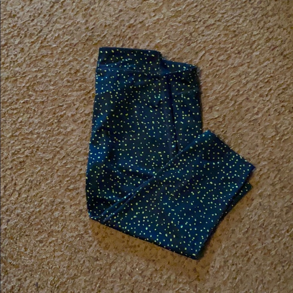 NWOT- under armour Capri
